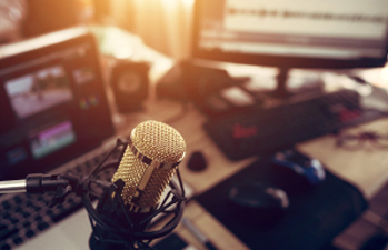 VLOGGERS, BLOGGERS & PODCASTERS